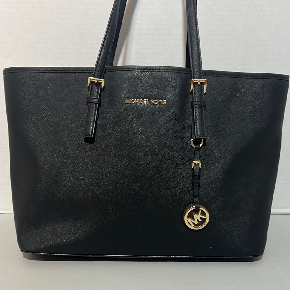 Michael Kors Black Saffiano Large Tote with Gold Accents Size: 11X18 - Picture 5 of 15